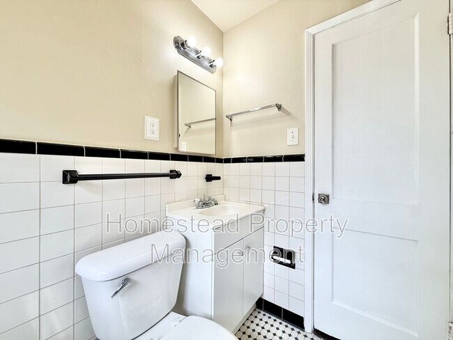 Foto del edificio - 819 N Key Blvd