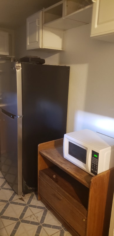 Building Photo - 3920 W Wilshire Dr