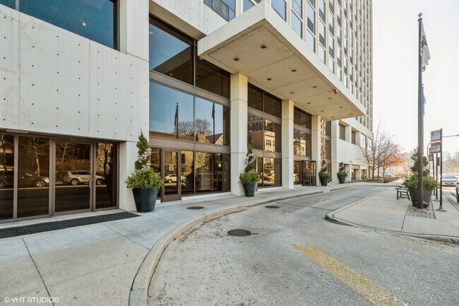 Foto del edificio - 4343 N Clarendon Ave