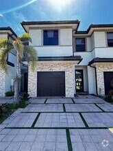 Building Photo - 15860 NW 91st Ct