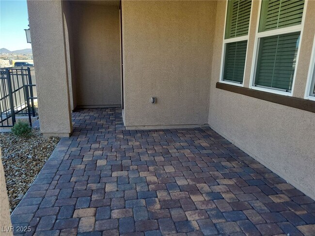 Building Photo - 3723 Trancoso Ave