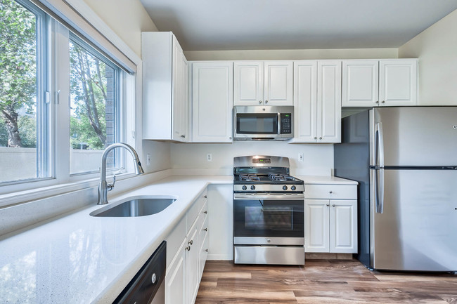 Stainless steel appliances and gas stoves in our Cove homes - Windsor at Mariners