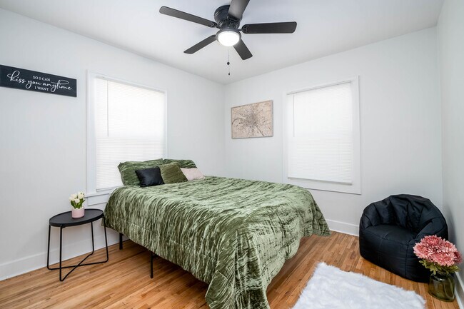 Foto del edificio - 406 E 8th Ave
