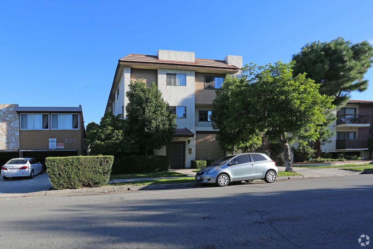 Foto del edificio - 627 Orange Grove Ave