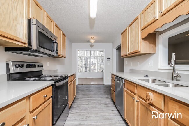 Foto del edificio - 1635 Hawkcrest Ln