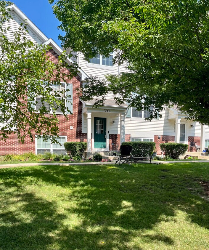 1563 W Turtle Creek Ln Unit 0, Round Lake, IL 60073 Condo for Rent in