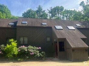 Building Photo - 35 Woodland Pines Rd
