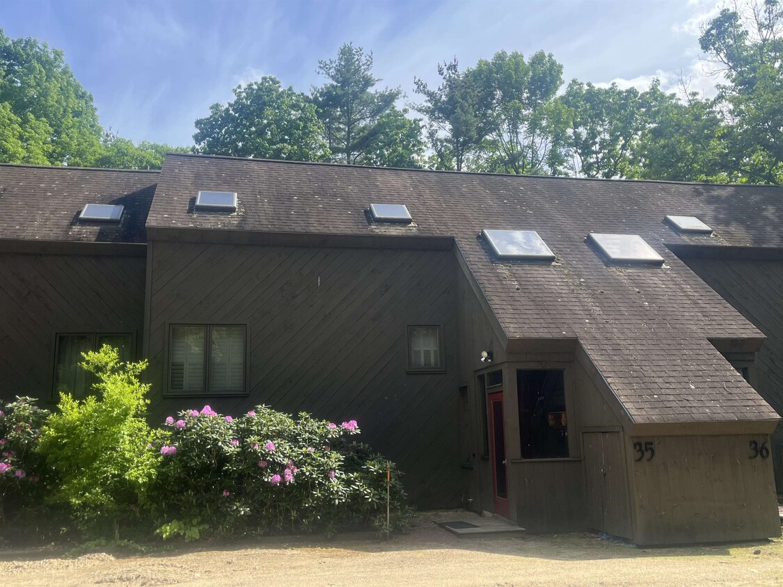 Primary Photo - 35 Woodland Pines Rd