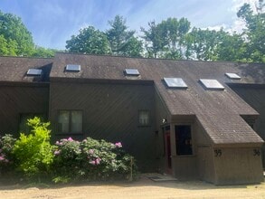 Building Photo - 35 Woodland Pines Rd