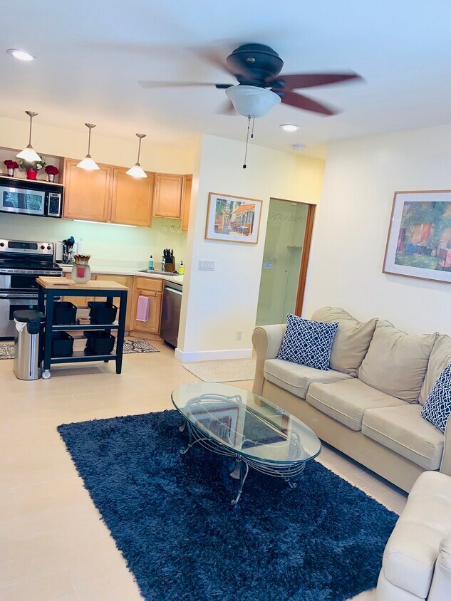 Foto principal - 2104 Christy Ln
