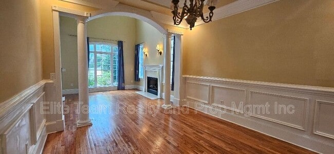 Building Photo - 6926 Linkside Ct