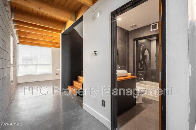 Photo - 537 E Willetta St Townhome