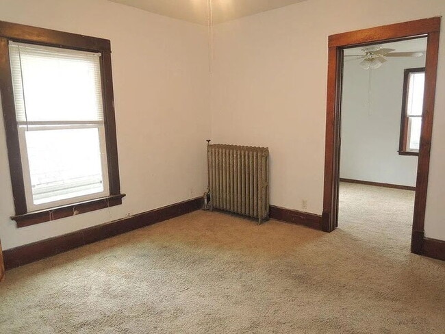 Foto del edificio - 1975 E Washington Ave