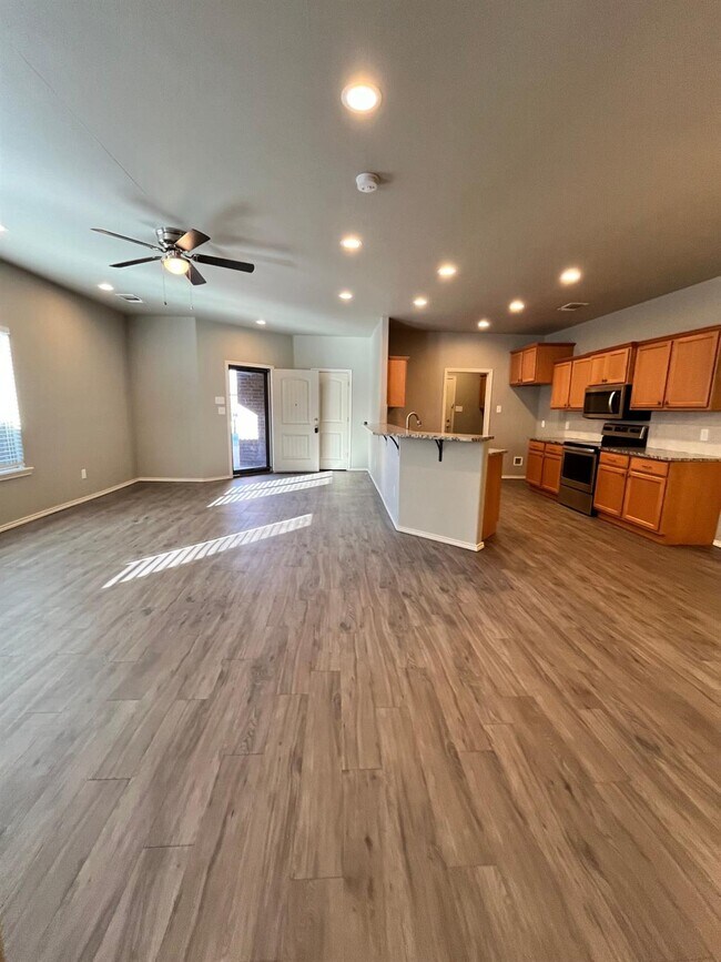 Building Photo - 1203 Preston Trails