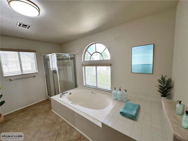 Building Photo - 8204 Tivoli Cove Dr