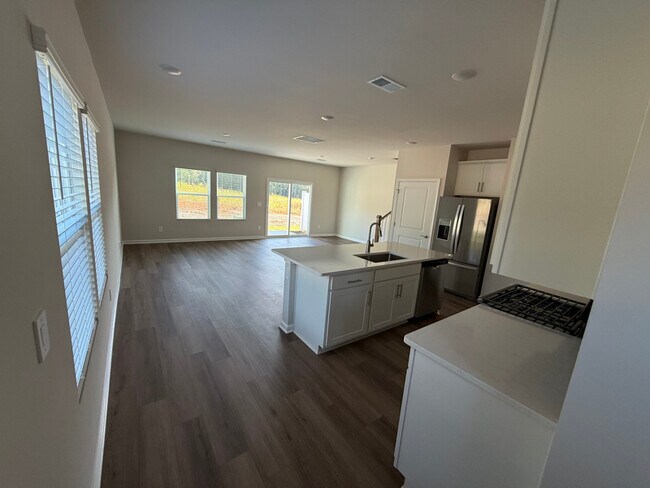 Building Photo - 1027 Winding Spg Dr