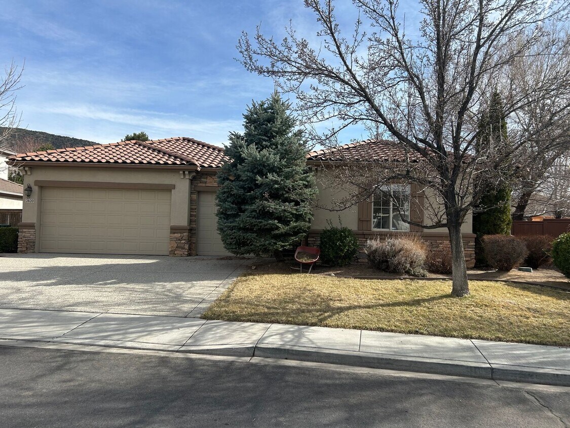 Primary Photo - Beautiful signle story home in South Reno
