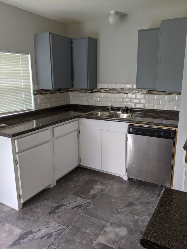 Newly remodeled Kitchen - 4605 Navajo Dr