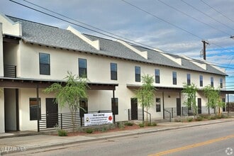 Building Photo - 1061 Ranger St