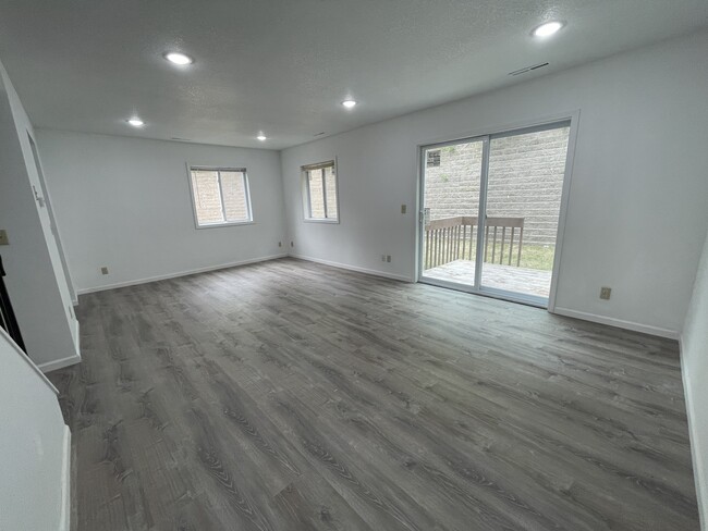 Building Photo - 8505 Cardiff Ln
