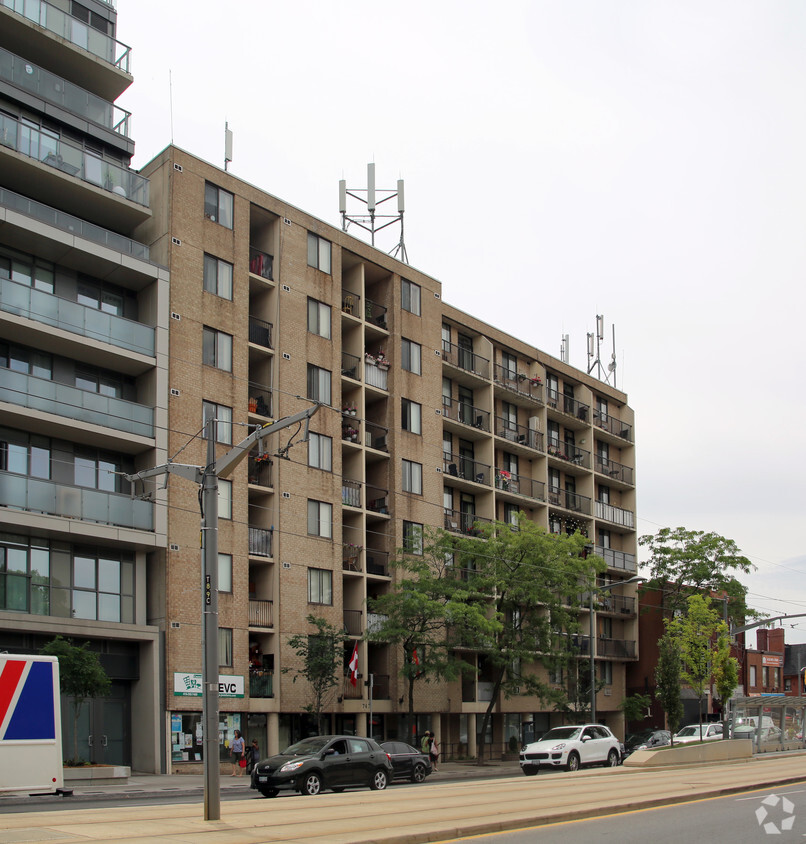 Primary Photo - Rakoczi Villa 1