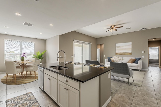 Building Photo - 44587 W Palo Amarillo Rd