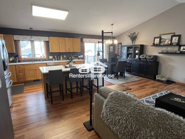 Building Photo - 4 Bed/3 Bath SF in Rosemount