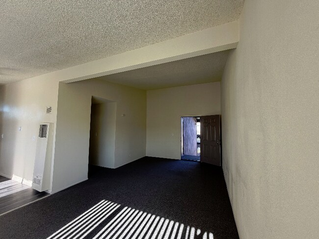 Foto del edificio - 700 N East End Ave