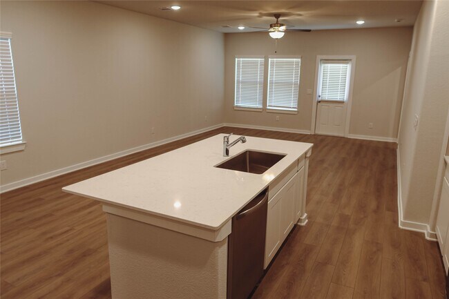 Foto del edificio - 8606 Blueberry Ash St