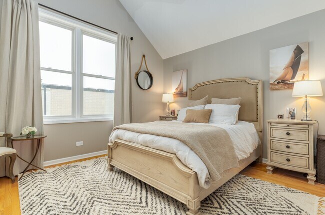 Foto del edificio - 1745 N Hermitage Ave