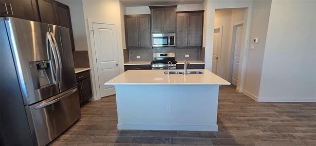 Foto del edificio - 212 Whisper Rill Dr