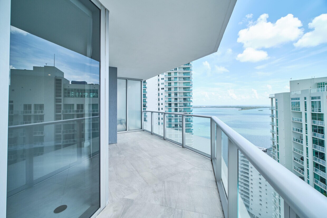 Foto principal - 1300 Brickell Bay Dr