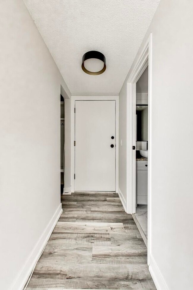 Foto del edificio - 239 S Gregory St