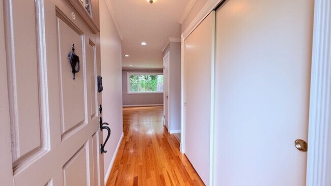 Building Photo - Charming 3BD/2BA, Single-Story, Ranch-Style Home in Broadmoor Area of San Ramon- Available NOW!