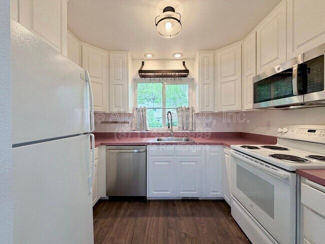 Foto del edificio - 5462 SW Murray Blvd