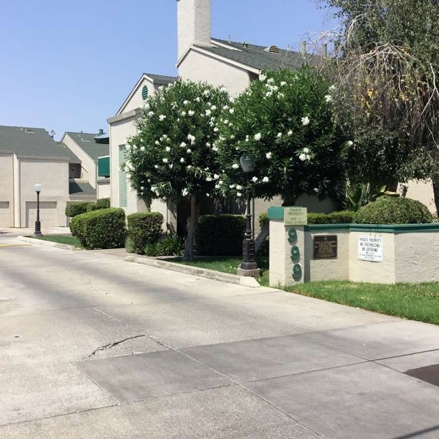 Building Photo - Condo For Rent in Stockton