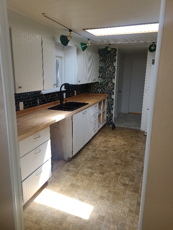 Building Photo - 55367 Pilgrim Dr