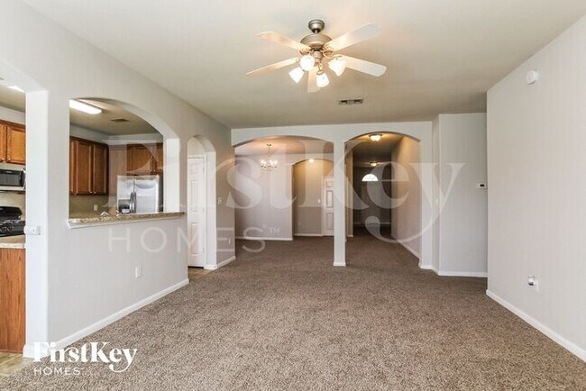 Foto del edificio - 8607 E Highlands Crossing