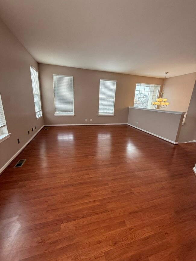 Foto del edificio - 924 Summit Creek Dr