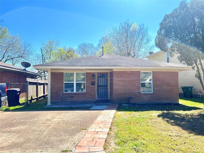 Building Photo - 3514 Sparrow St