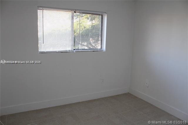 Building Photo - 250 Palm Cir W