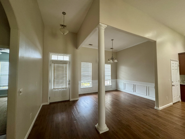 Foto del edificio - 168 Willow Point Cir