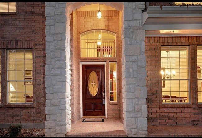 Building Photo - 27 Westwinds Cir
