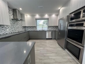 Building Photo - 1405 N 46th Ave