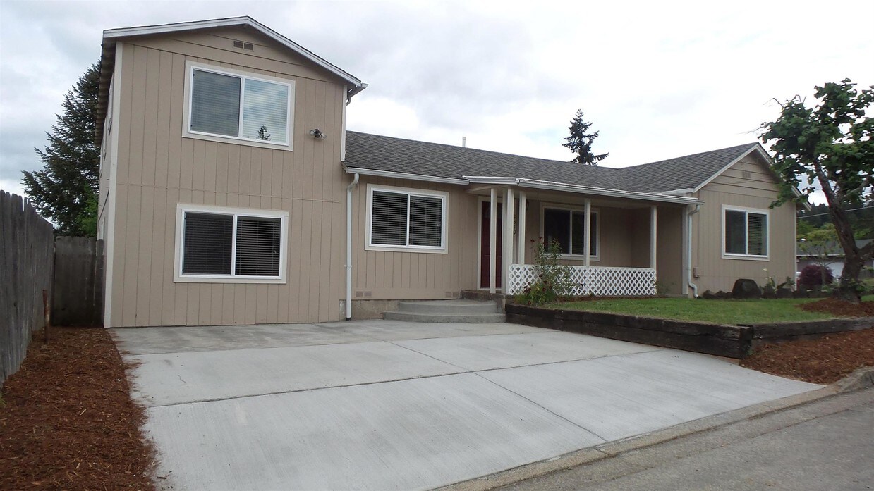 4 bed in Cottage Grove House Rental in Cottage Grove, OR
