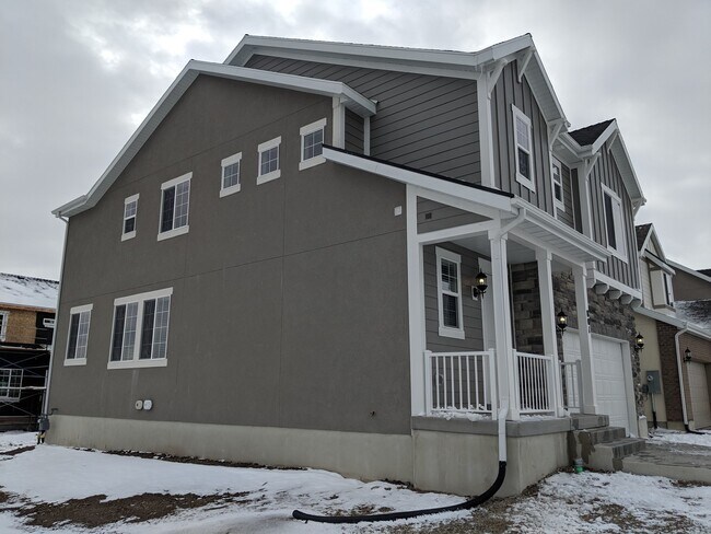 Foto del edificio - Available Now | Spacious 3-Bedroom Home wi...