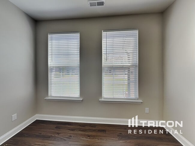 Building Photo - 140 Ashberry Ln