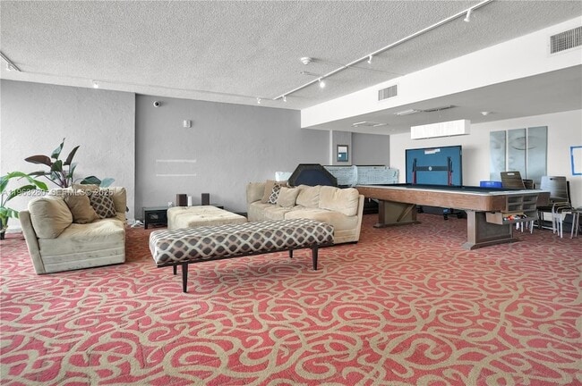 Foto del edificio - 16558 NE 26th Ave