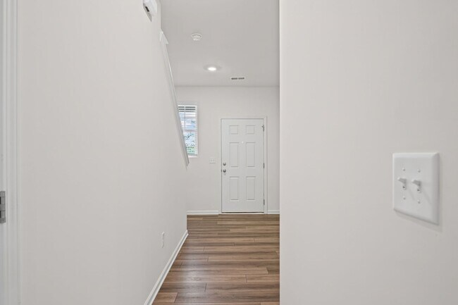 Foto del edificio - Welcome home! Beautiful 2 bedroom, 2.5 bathroom townhome located in Cartersville! Must see!