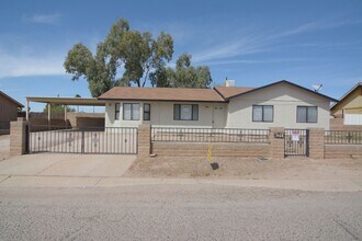 Building Photo - 7460 W Calle Lerdo
